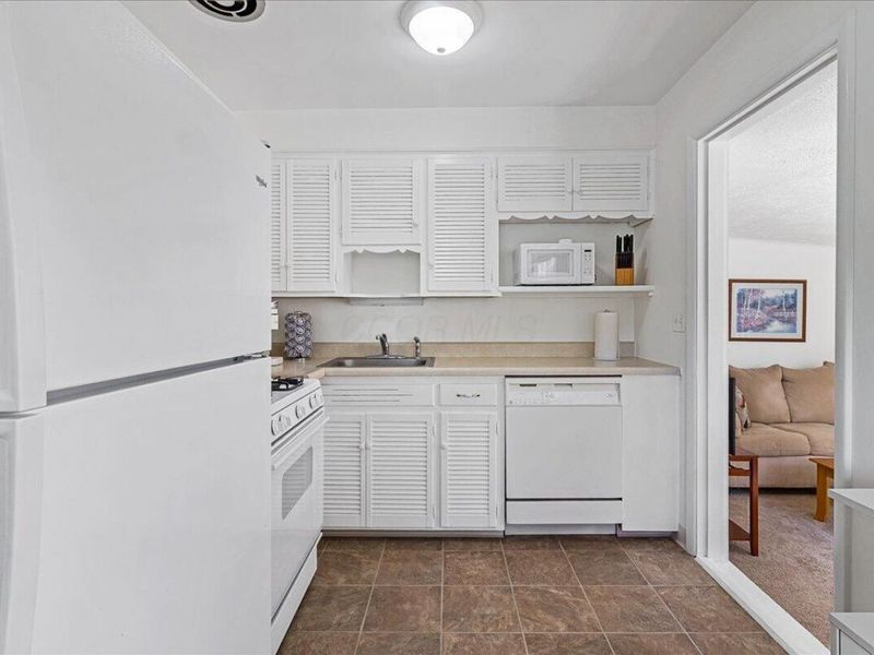 2168 Shrewsbury Road, Columbus, OH 43221 Photo 10