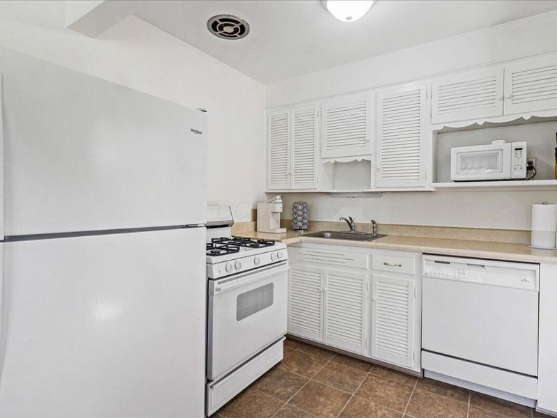 2168 Shrewsbury Road, Columbus, OH 43221 Photo 11