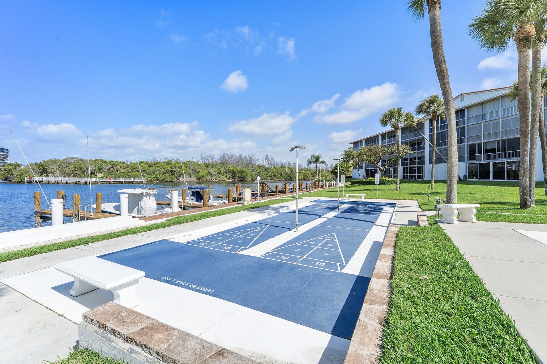 101 NE 19th Avenue, Unit 208, Deerfield Beach, FL 33441 Photo