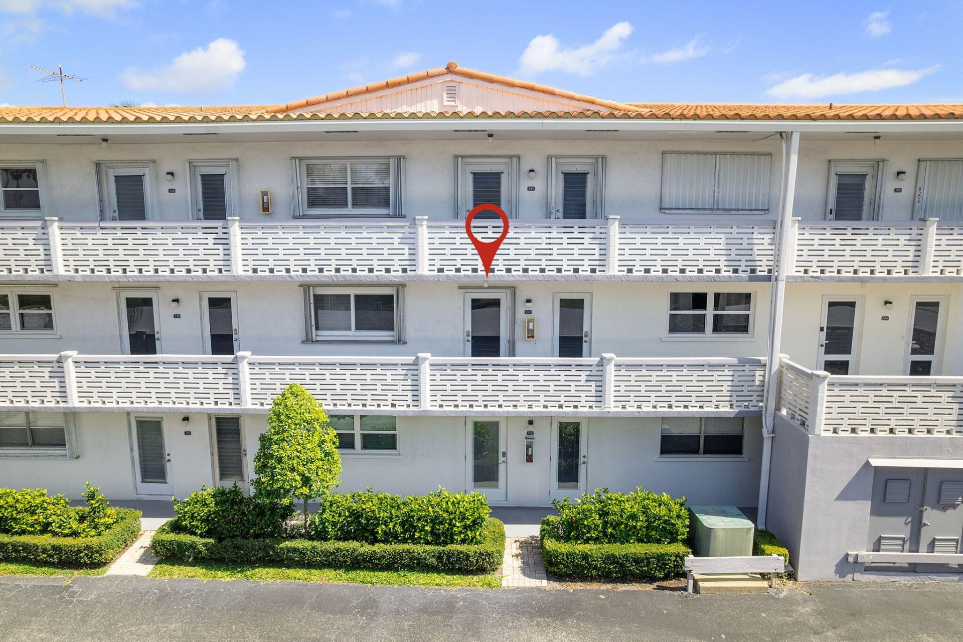 101 NE 19th Avenue, Unit 208, Deerfield Beach, FL 33441 Photo