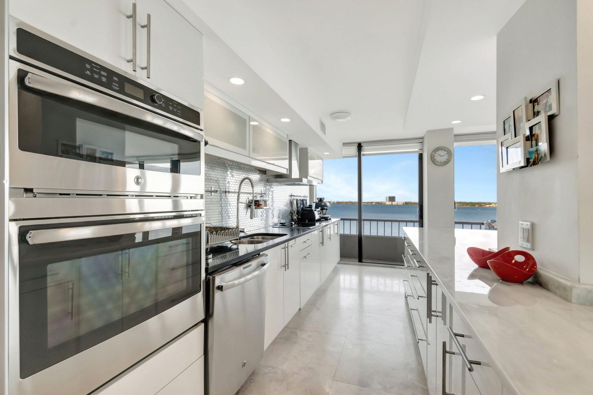 5550 N Ocean Drive, Unit 10d, Singer Island, FL 33404 Photo
