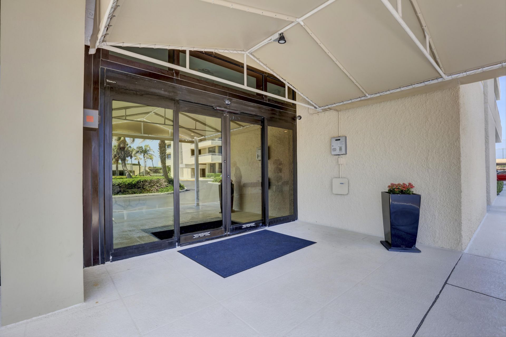 5550 N Ocean Drive, Unit 10d, Singer Island, FL 33404 Photo