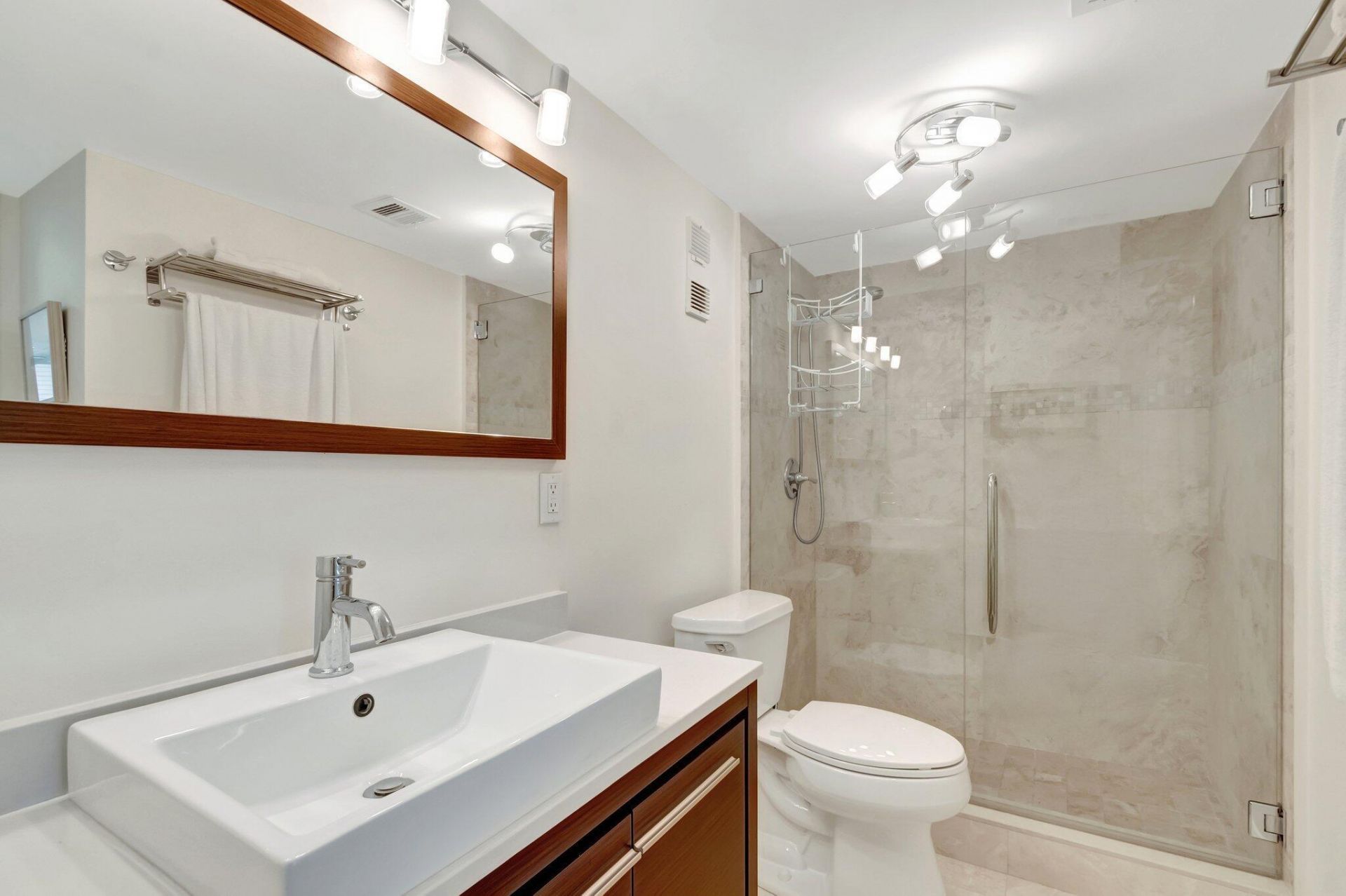 5550 N Ocean Drive, Unit 10d, Singer Island, FL 33404 Photo