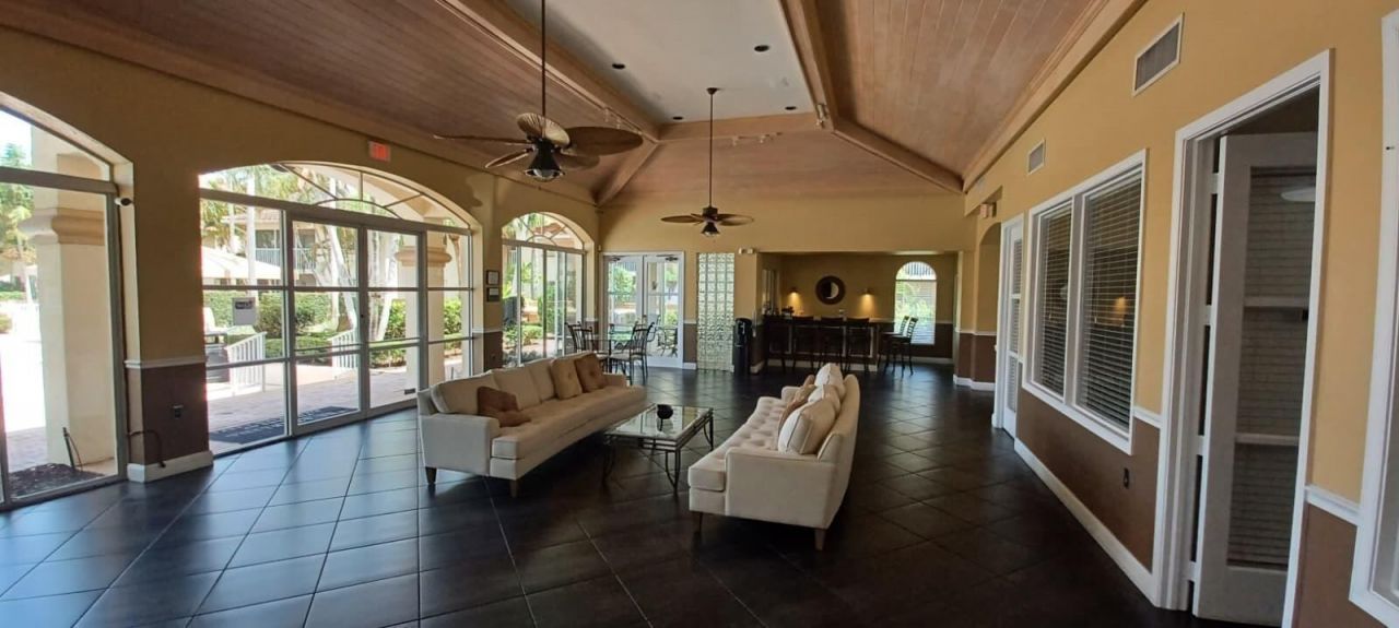19111 Glenmoor Drive, West Palm Beach, FL 33409 Photo