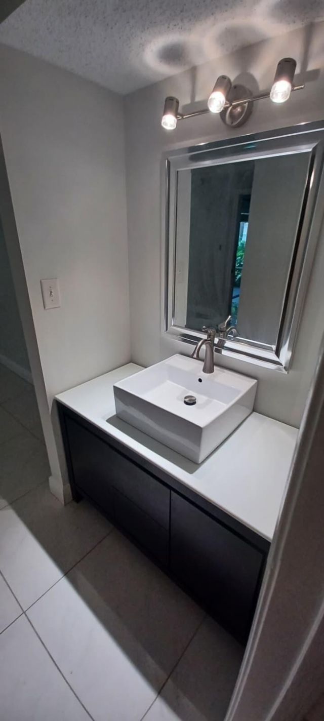 19111 Glenmoor Drive, West Palm Beach, FL 33409 Photo