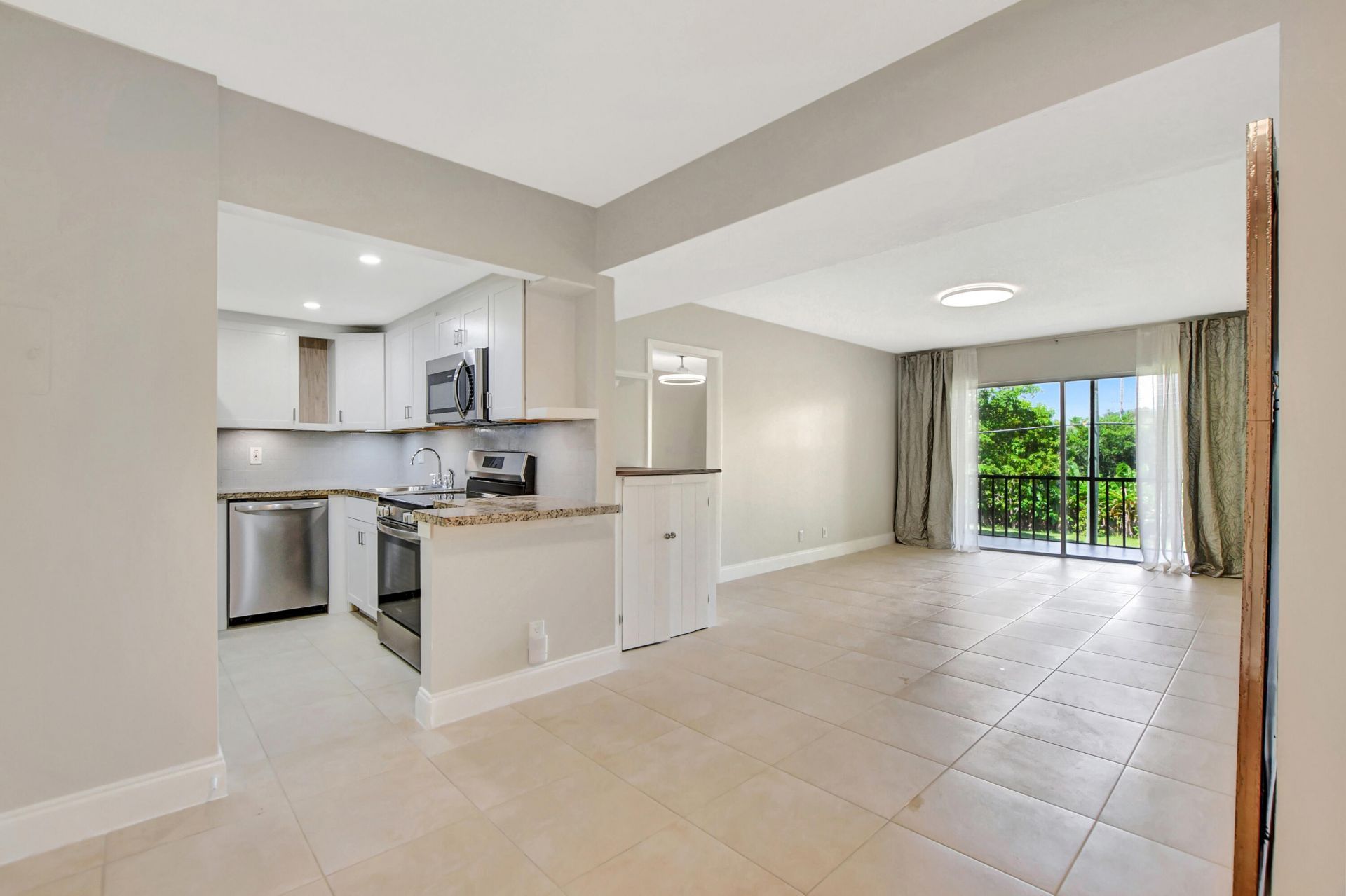 450 NW 20th Street, Unit 2020, Boca Raton, FL 33431 Photo