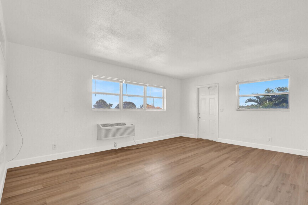 2701 Avenue E, Riviera Beach, FL 33404 Photo