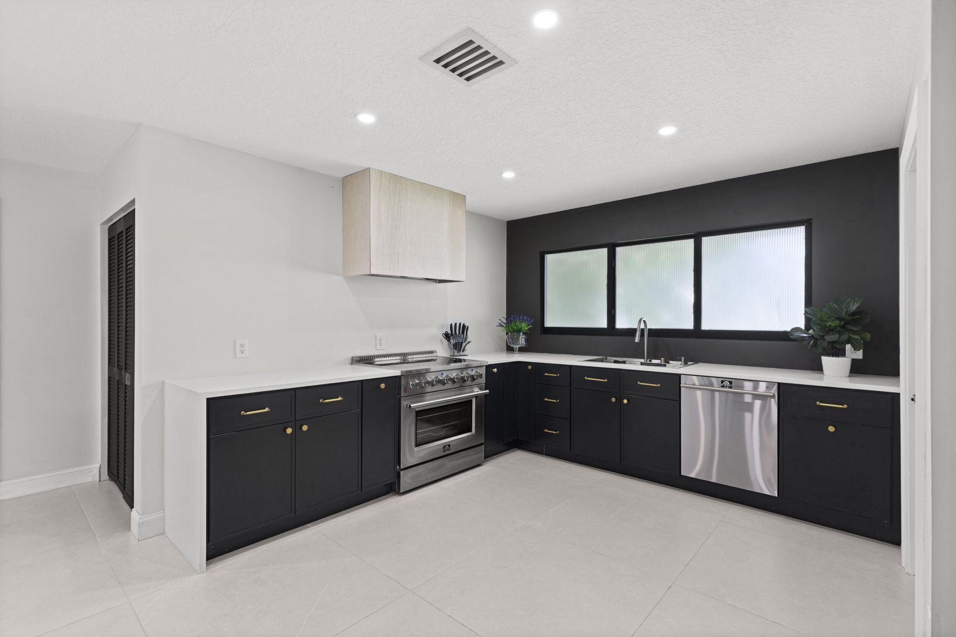 1176 Cherlynn Terrace, West Palm Beach, FL 33406 Photo