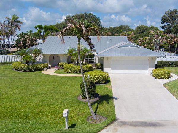 9268 SE Gettysburg Court, Hobe Sound, FL 33455