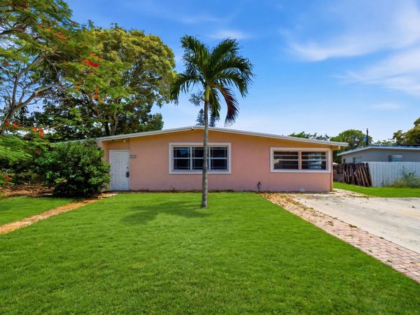 272 NE 42nd Court, Pompano Beach, FL 33064