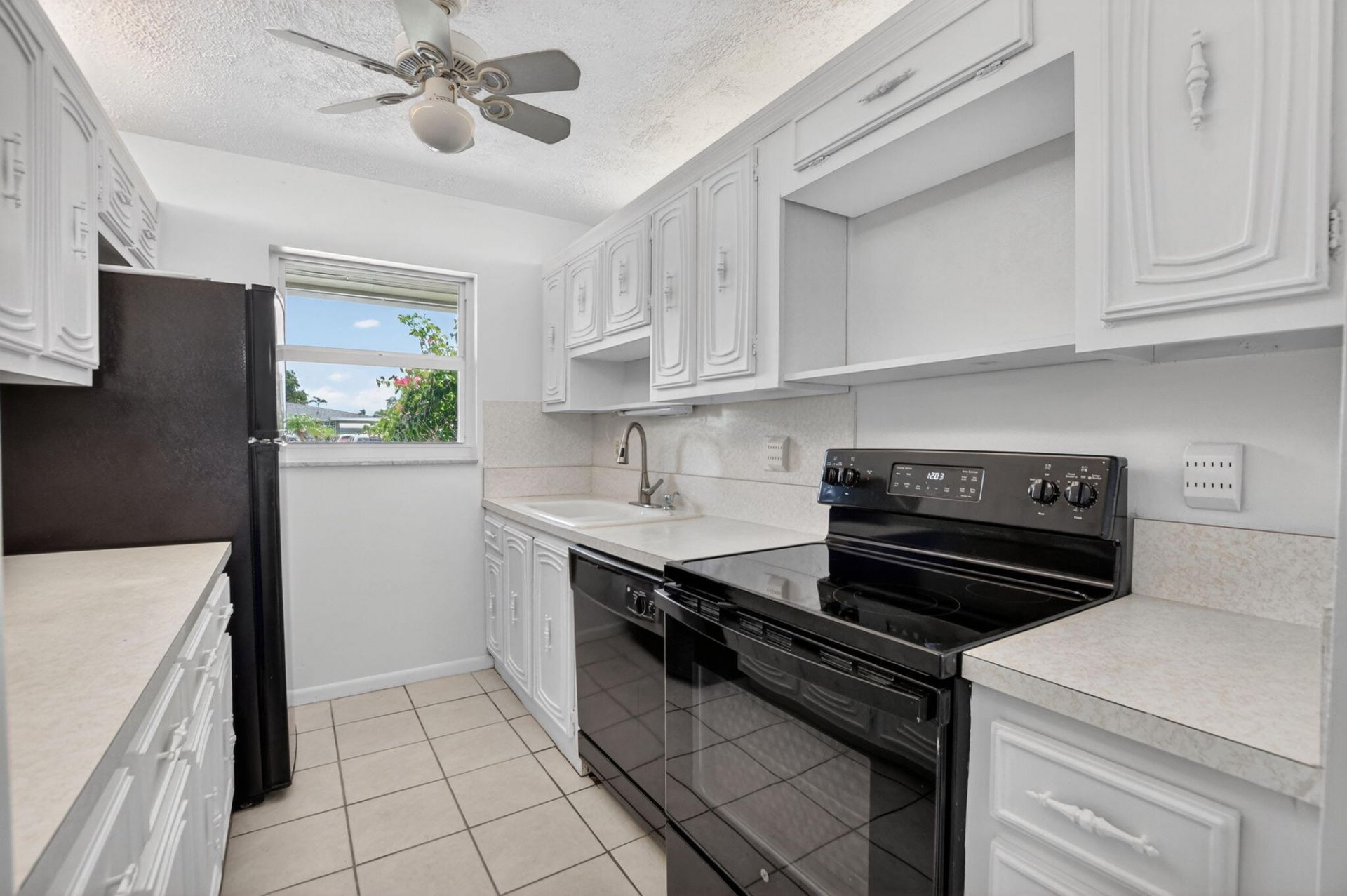 912 South Drive, Unit A, Delray Beach, FL 33445 Photo