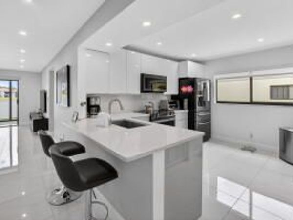 15401 Pembridge Avenue, Unit 15, Delray Beach, FL 33484