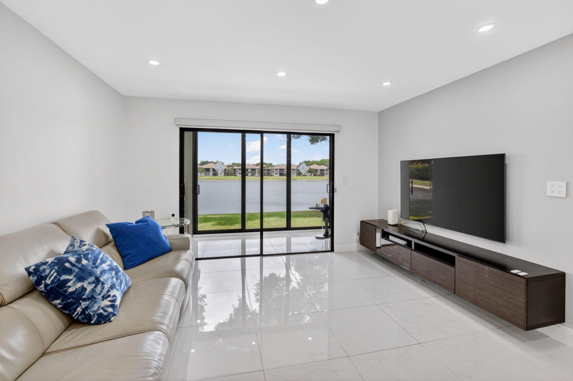 15401 Pembridge Avenue, Unit 15, Delray Beach, FL 33484 Photo