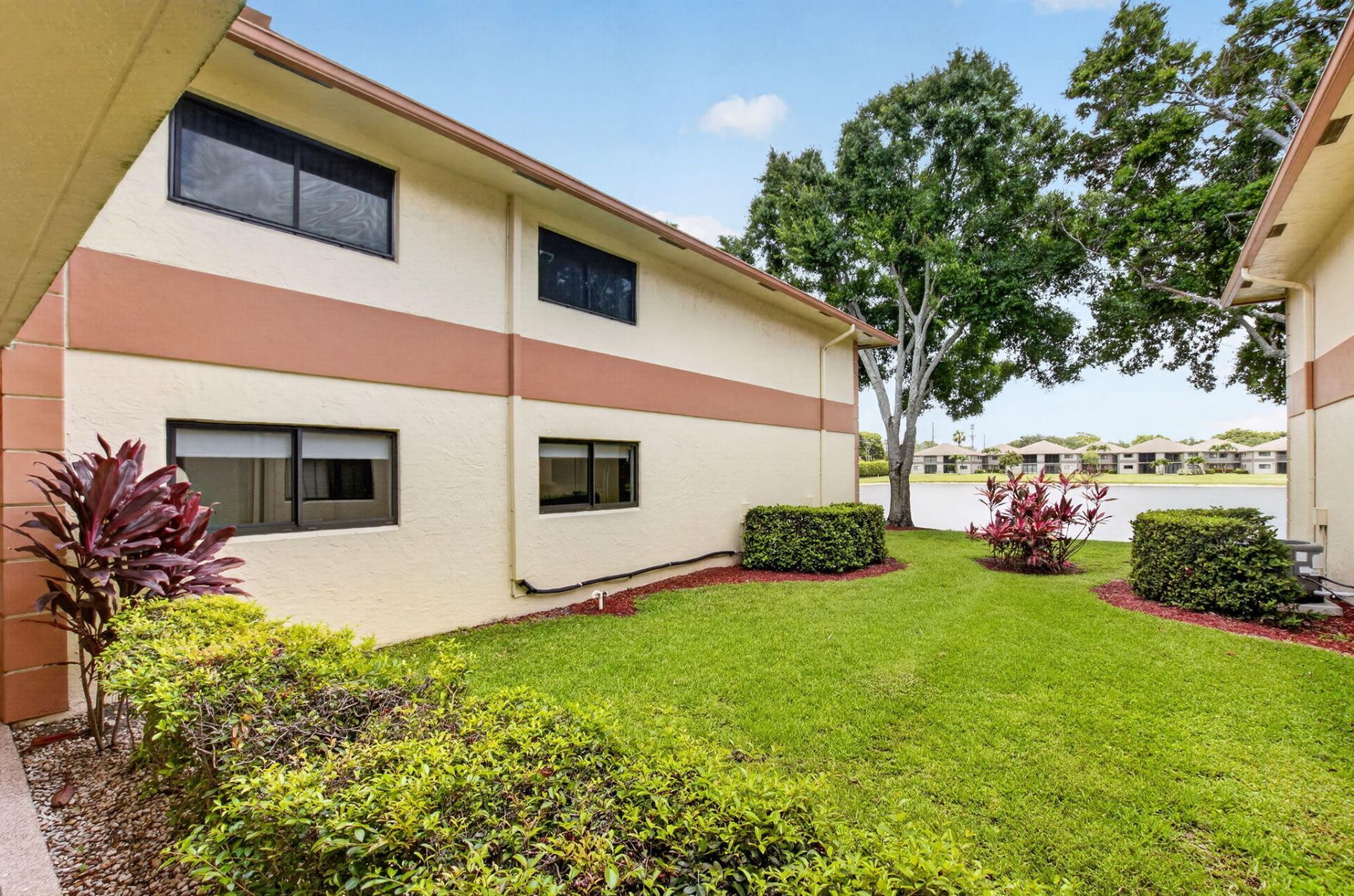 15401 Pembridge Avenue, Unit 15, Delray Beach, FL 33484 Photo