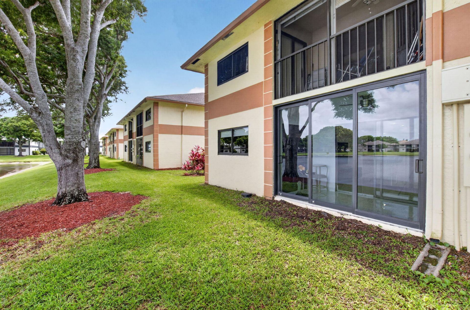 15401 Pembridge Avenue, Unit 15, Delray Beach, FL 33484 Photo