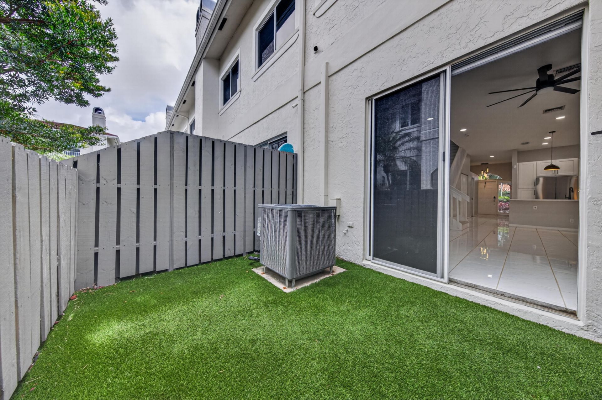 835 NE 17th Way, Fort Lauderdale, FL 33304 Photo
