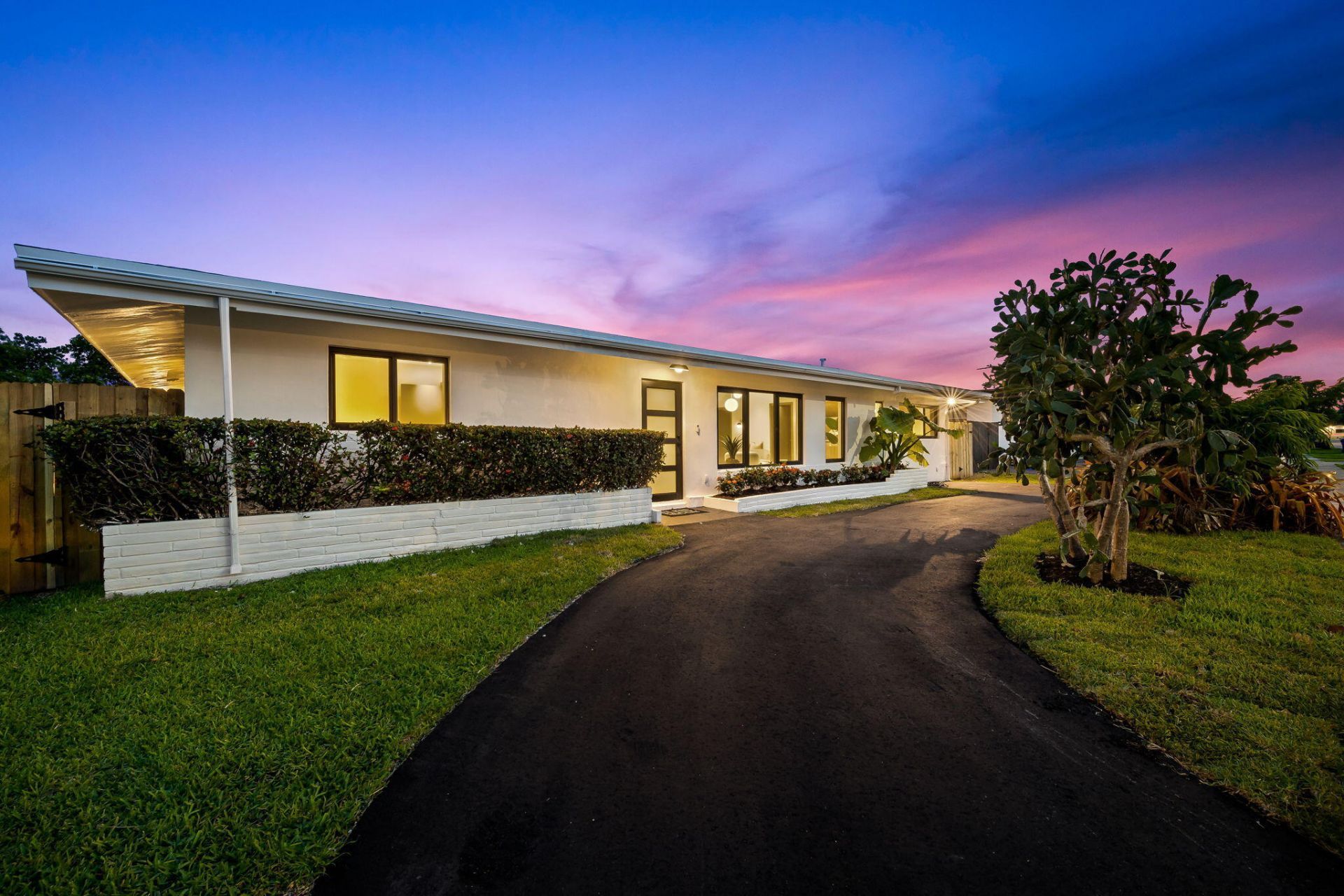 2370 NE 195th Street, Miami, FL 33180 Photo