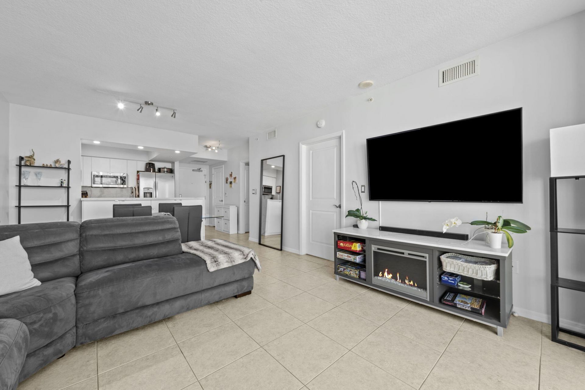 347 N New River Drive E, Unit 2707, Fort Lauderdale, FL 33301 Photo