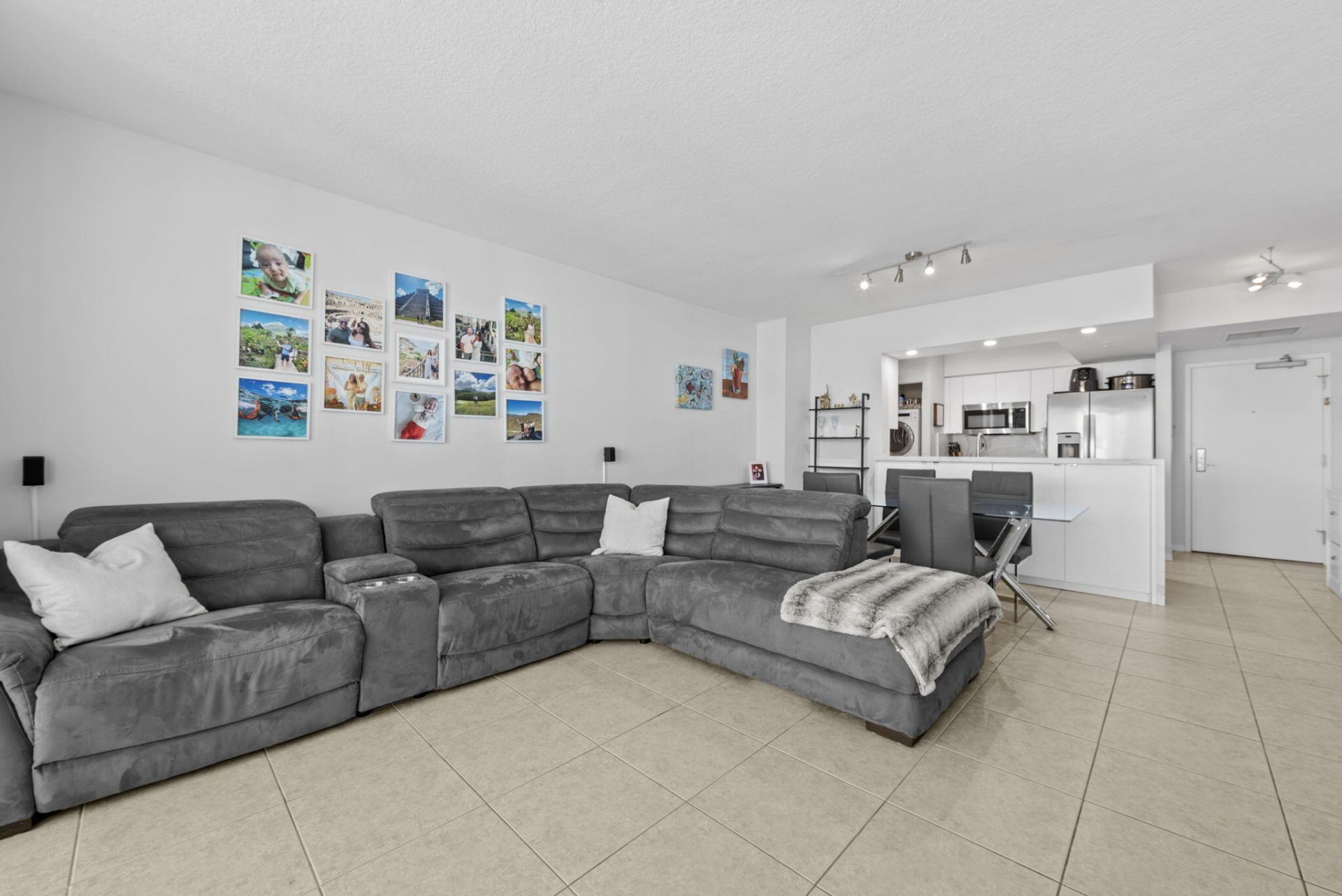 347 N New River Drive E, Unit 2707, Fort Lauderdale, FL 33301 Photo
