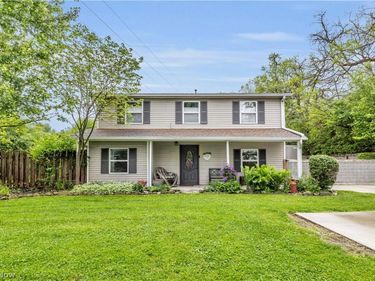 8704 Columbia Road, Olmsted Falls, OH 44138