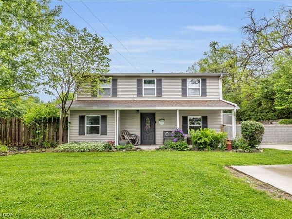 8704 Columbia Road, Olmsted Falls, OH 44138