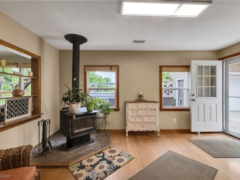 8704 Columbia Road, Olmsted Falls, OH 44138 Photo 11