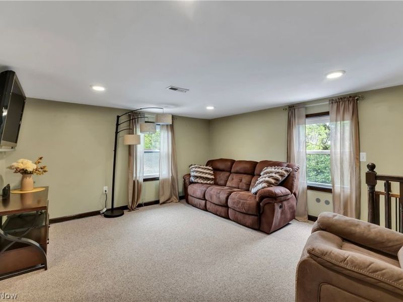 8704 Columbia Road, Olmsted Falls, OH 44138 Photo 12