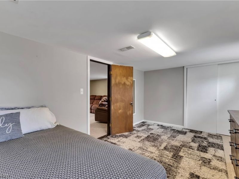 8704 Columbia Road, Olmsted Falls, OH 44138 Photo 18