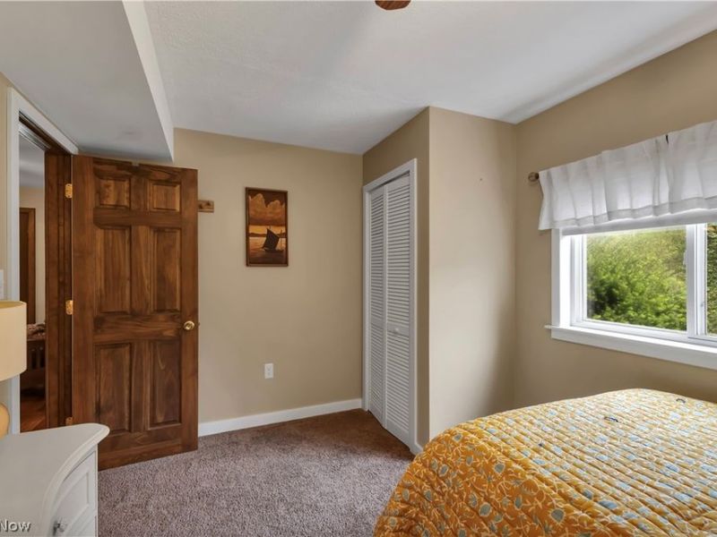 8704 Columbia Road, Olmsted Falls, OH 44138 Photo 21