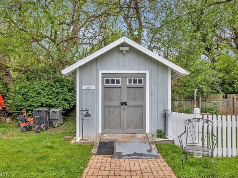 8704 Columbia Road, Olmsted Falls, OH 44138 Photo 29