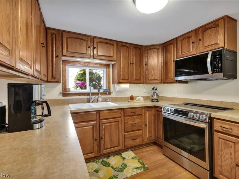 8704 Columbia Road, Olmsted Falls, OH 44138 Photo 4