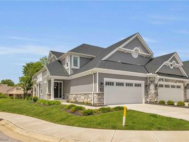 2126 Heritage Lane, Westlake, OH 44145