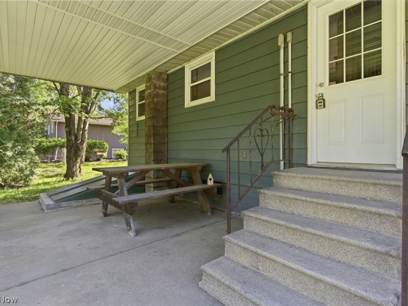 2693 Mahan Denman Road NW, Bristolville, OH 44402 Photo 10