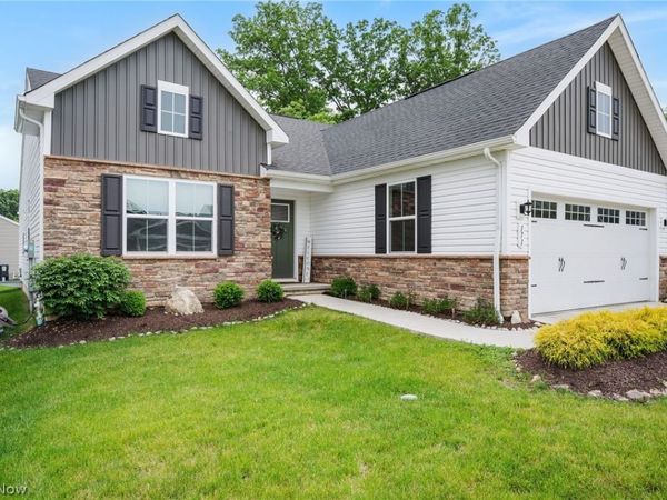 171 Eagle Circle , Amherst, OH 44001