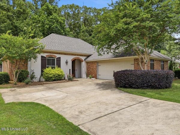103 Woodburn Way, Pearl, MS 39208