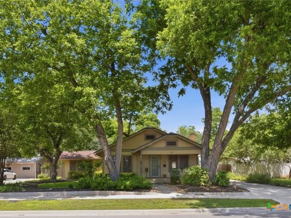 1120 W Hopkins Street , San Marcos, TX 78666