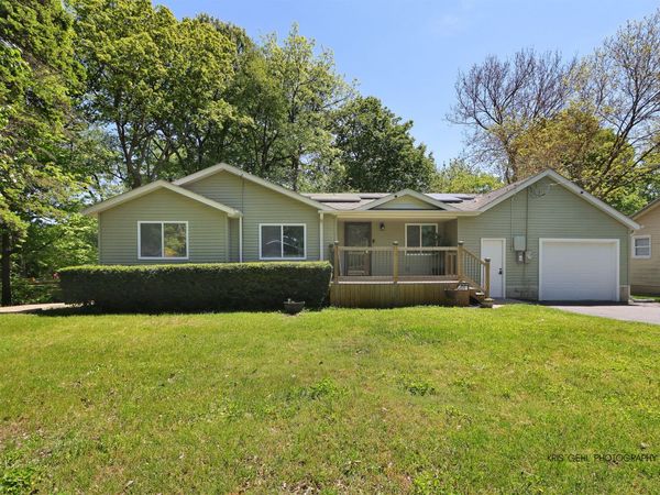 231 Oakdale Avenue , Winthrop Harbor, IL 60096