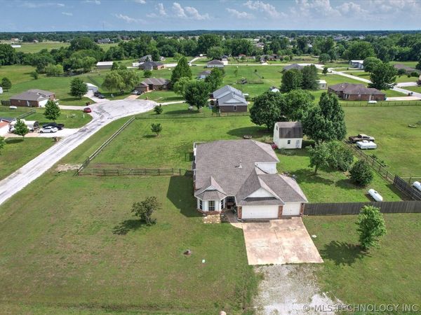 2652 Chute Drive, Oologah, OK 74053
