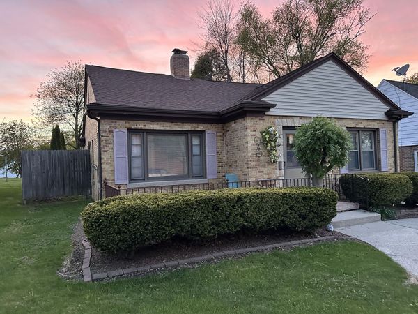 1016 N 10th St, Manitowoc, WI 54220