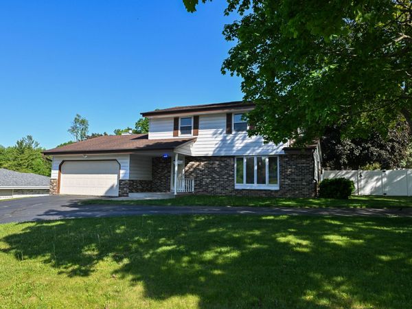 10045 W Meadow Dr, Greenfield, WI 53228