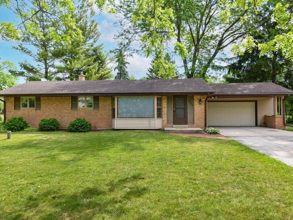 1900 N 166th St, Brookfield, WI 53005