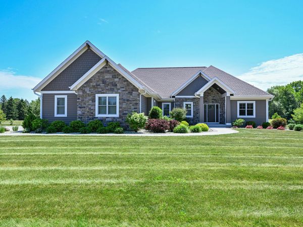 36860 Stillwater Dr, Summit, WI 53066