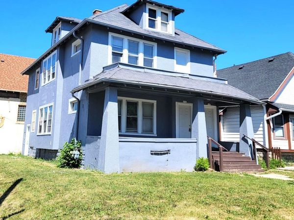 2701 N 37th St, Unit 2703, Milwaukee, WI 53210