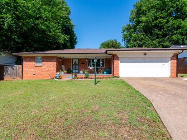 1125 N Walker Drive, Guthrie, OK 73044