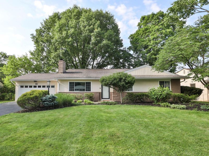 689 Beautyview Court , Columbus, OH 43214 Photo 2