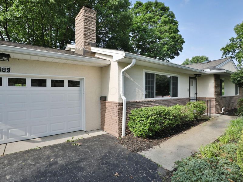 689 Beautyview Court , Columbus, OH 43214 Photo 4