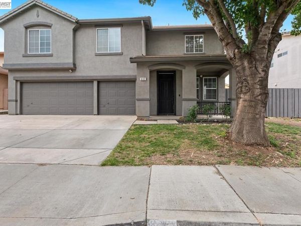 632 Skimmer Dr, Patterson, CA 95363
