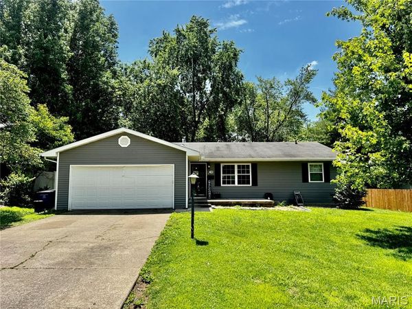 1302 Butternut Drive , Greenville, IL 62246