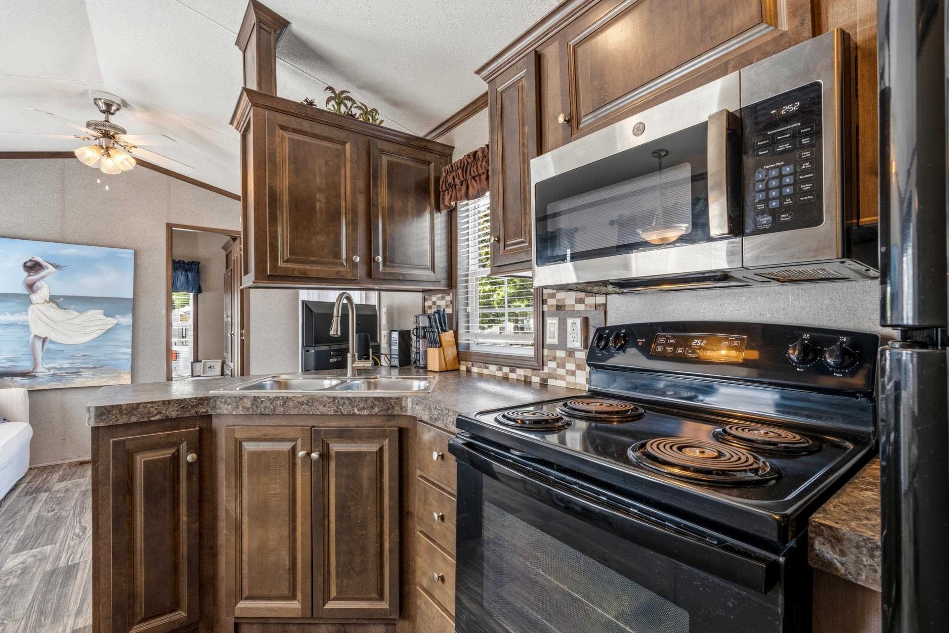 9700 Kings Rd.  Photo 5
