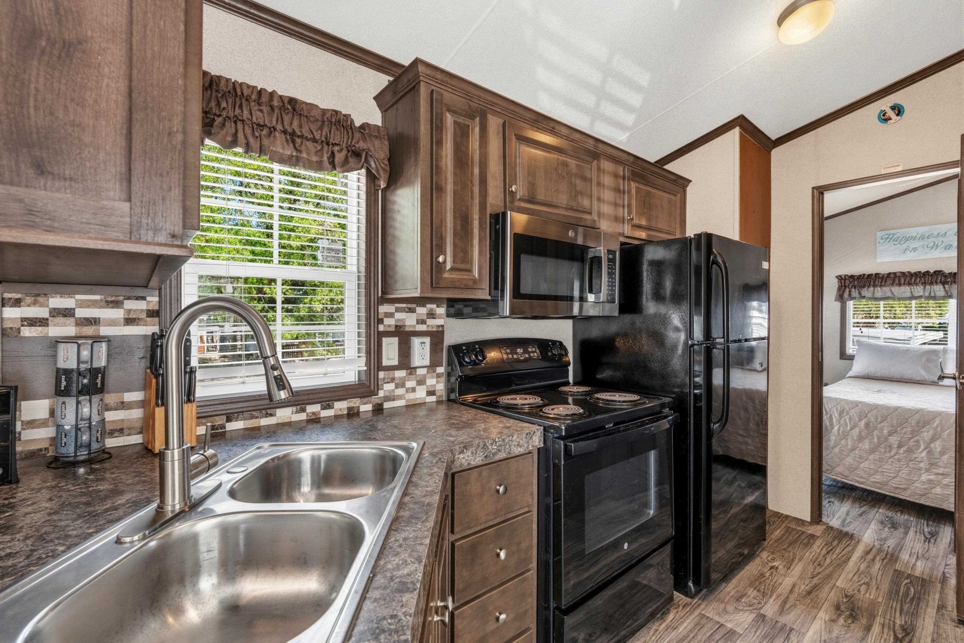 9700 Kings Rd.  Photo 6